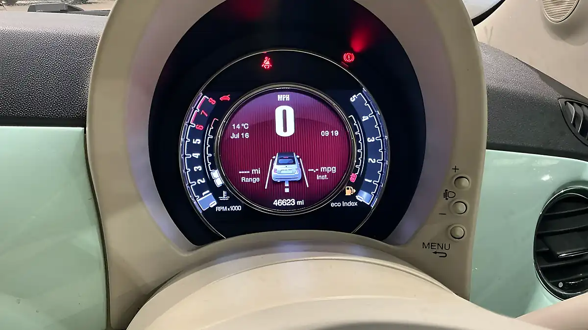 Used 2014 Fiat 500C Cult Green - Interior and Exterior details 12