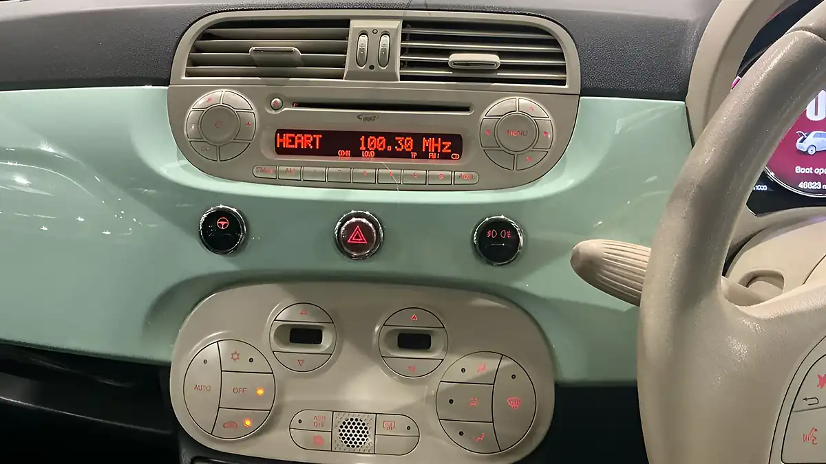 Used 2014 Fiat 500C Cult Green - Interior and Exterior details 13