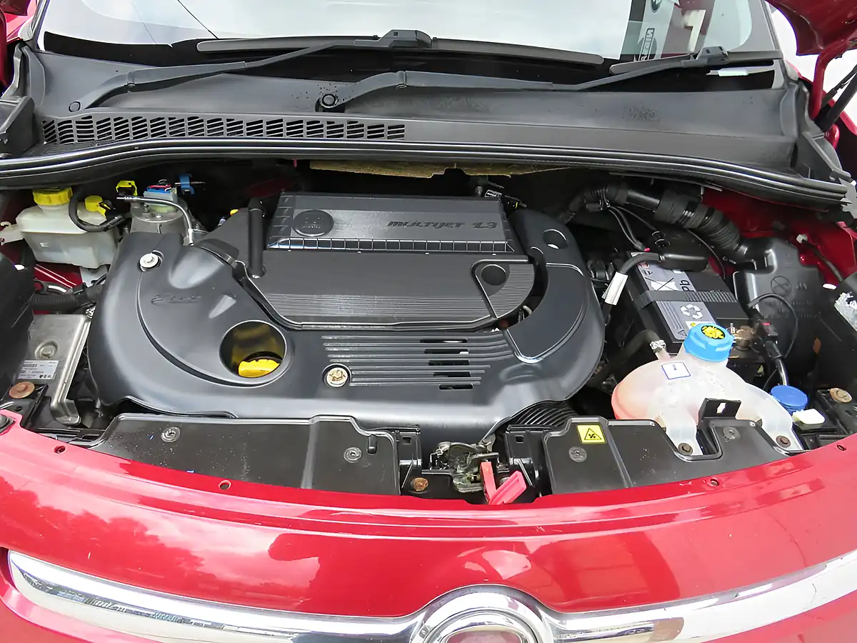 Used 2014 Fiat 500L Lounge Mpw Red - Interior and Exterior details 11