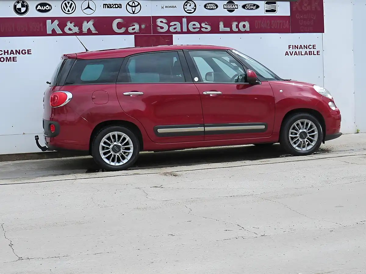 Used 2014 Fiat 500L Lounge Mpw Red - Interior and Exterior details 16