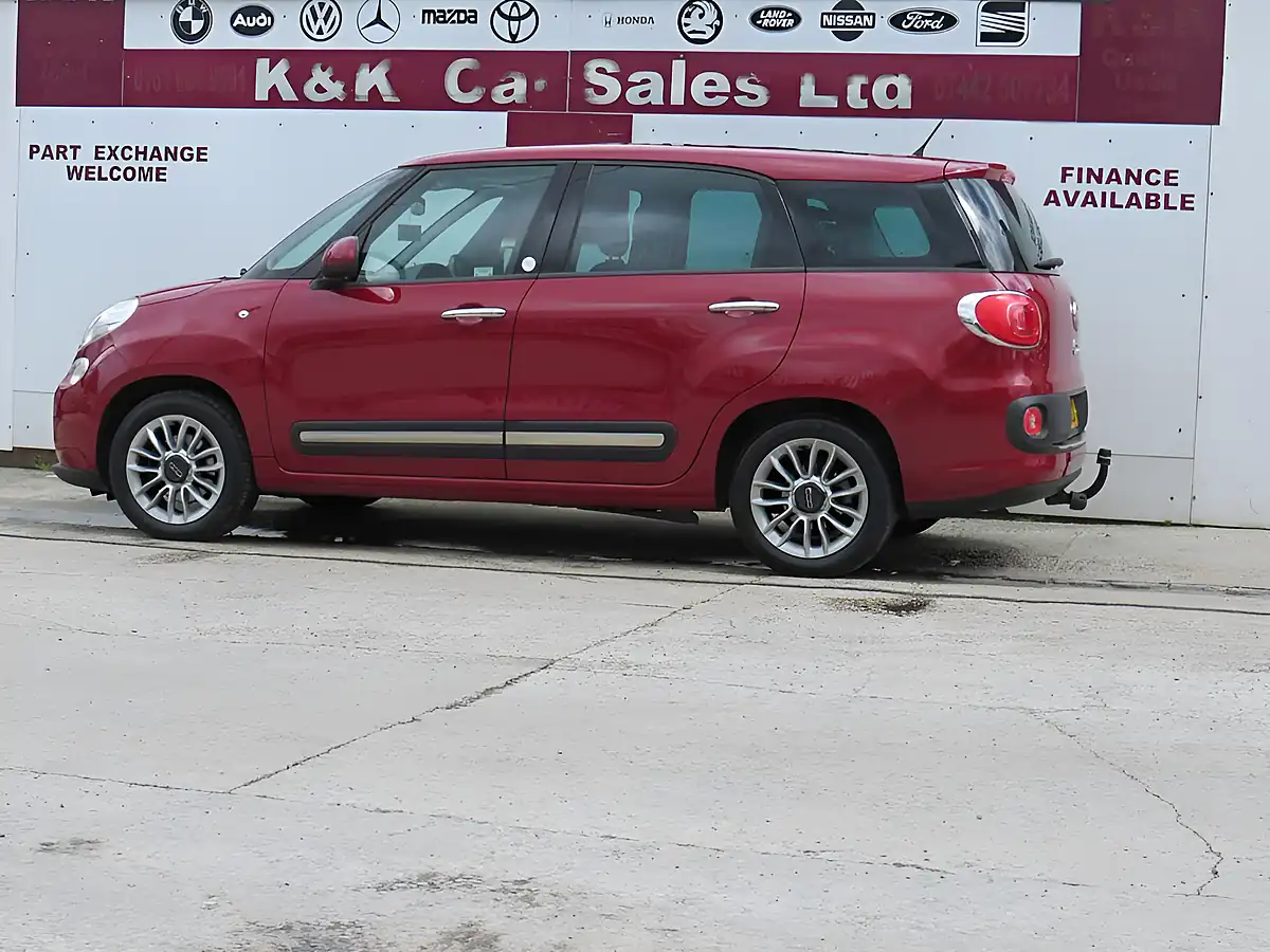 Used 2014 Fiat 500L Lounge Mpw Red - Interior and Exterior details 17