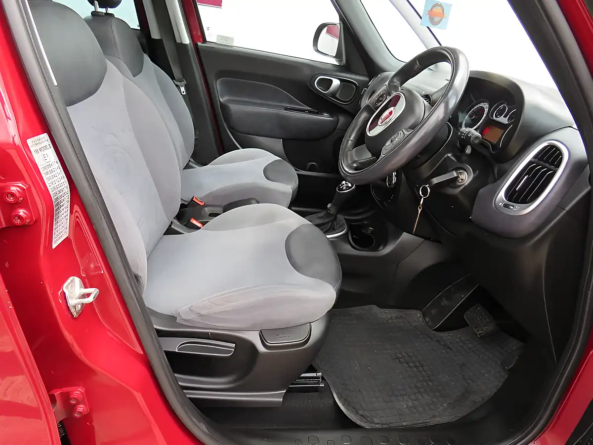 Used 2014 Fiat 500L Lounge Mpw Red - Interior and Exterior details 6