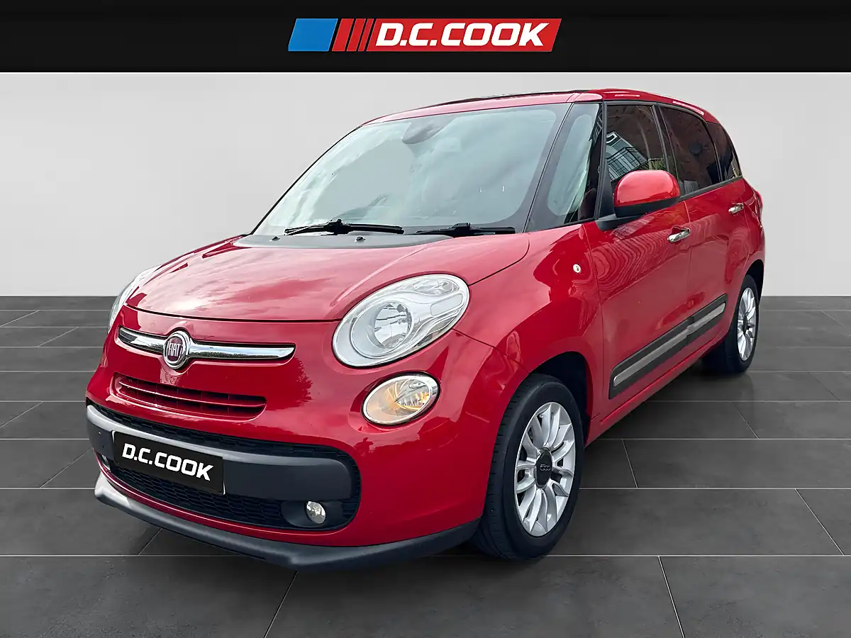 Used 2014 Fiat 500L Lounge Red - Interior and Exterior details 3