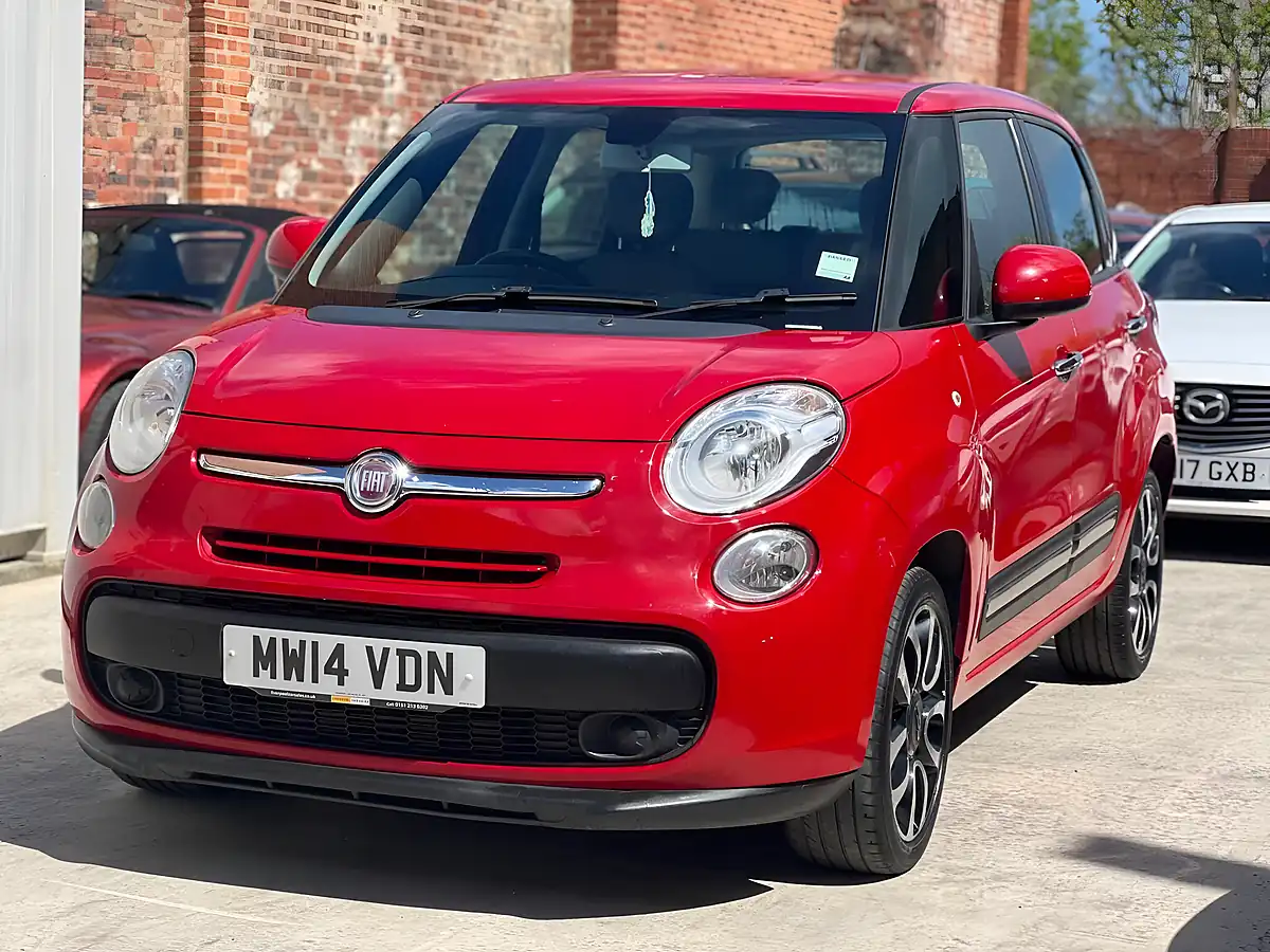 Used 2014 Fiat 500L Pop Star Red - Interior and Exterior details 2