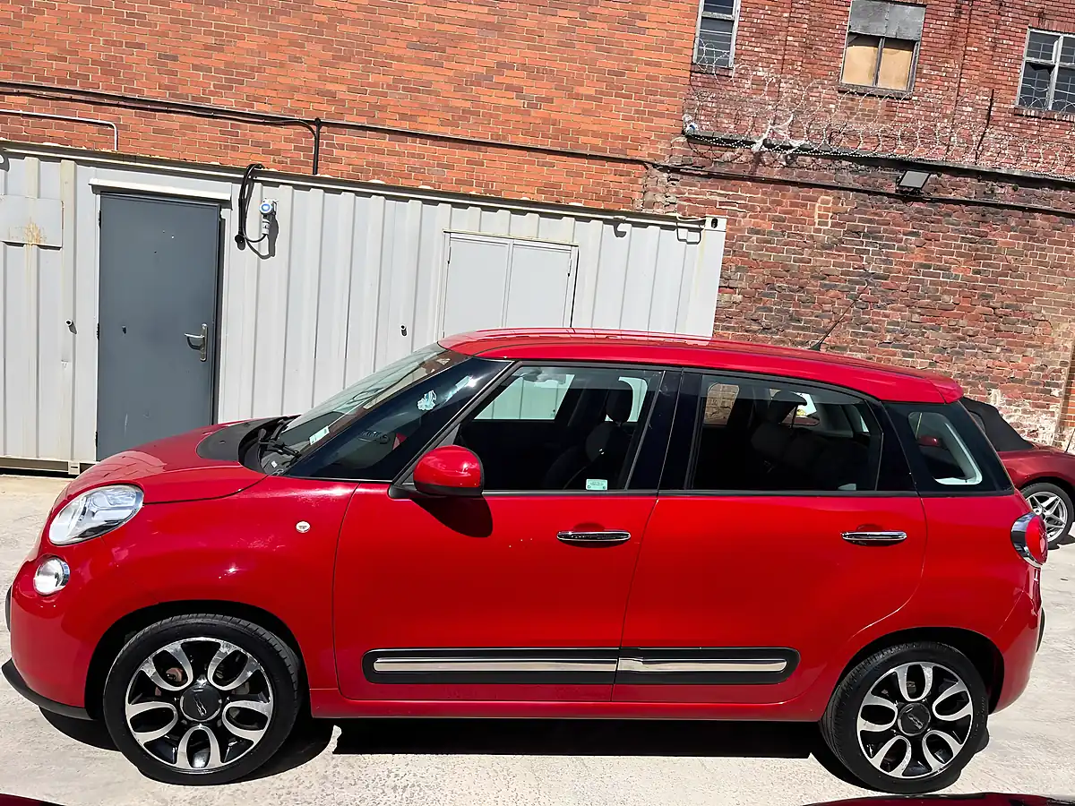 Used 2014 Fiat 500L Pop Star Red - Interior and Exterior details 4