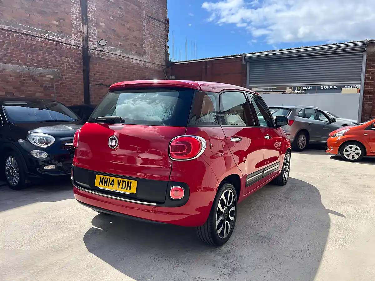 Used 2014 Fiat 500L Pop Star Red - Interior and Exterior details 5