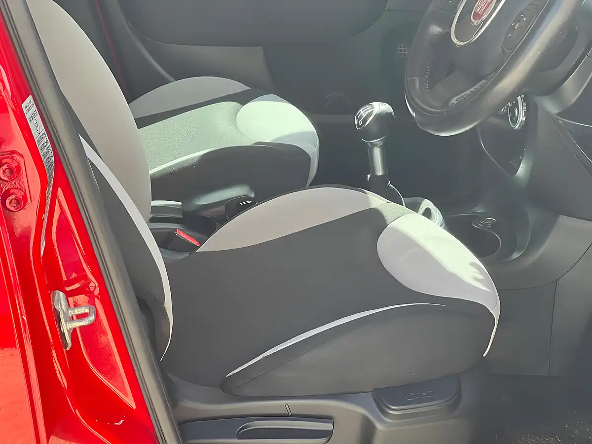 Used 2014 Fiat 500L Pop Star Red - Interior and Exterior details 8