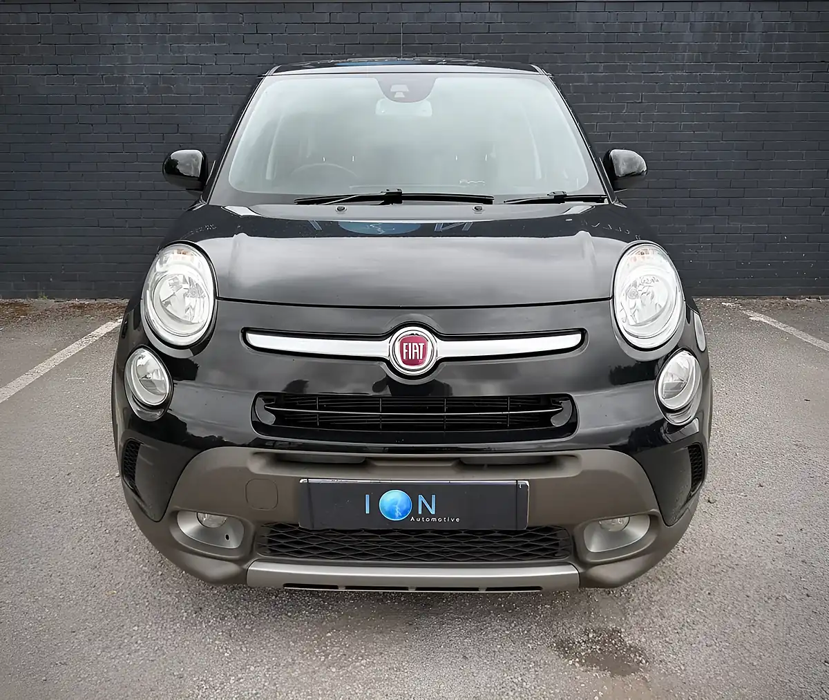 Used 2014 Fiat 500l Trekking Cinema Black - Interior and Exterior details 12