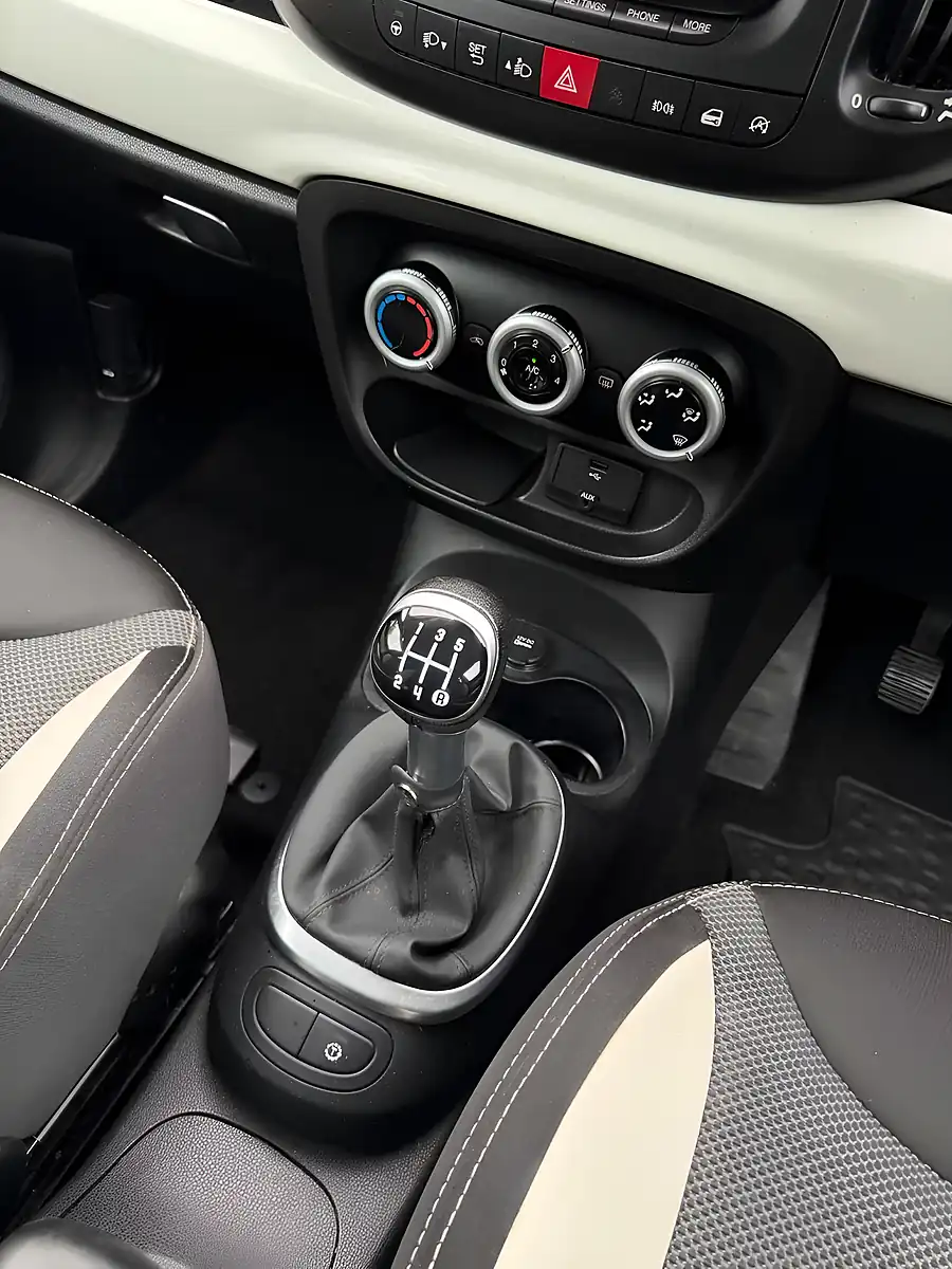 Used 2014 Fiat 500l Trekking Cinema Black - Interior and Exterior details 16