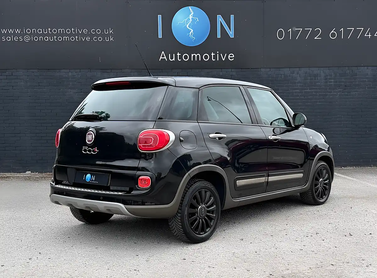 Used 2014 Fiat 500l Trekking Cinema Black - Interior and Exterior details 2