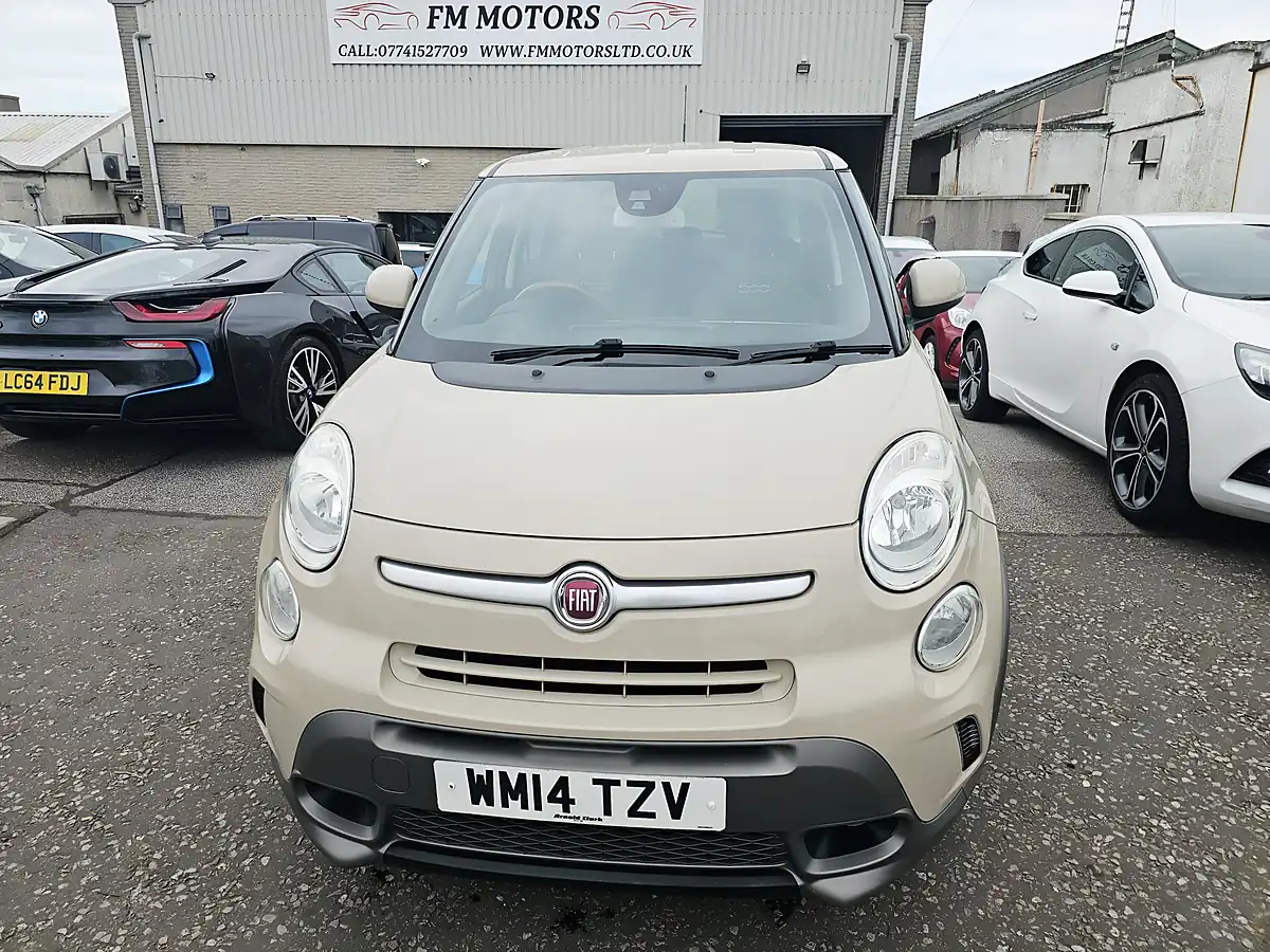 Used 2014 Fiat 500L Trekking - Front View