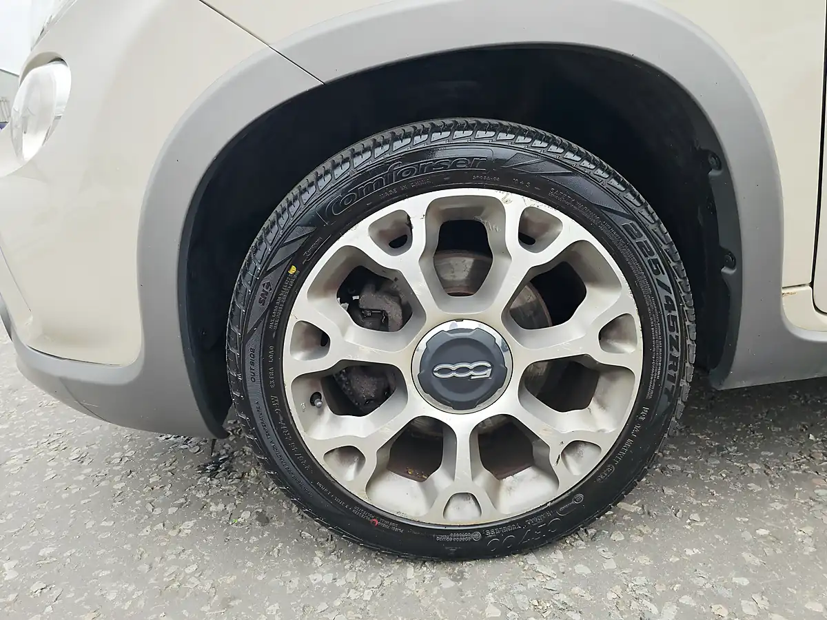 Used 2014 Fiat 500L Trekking - Interior and Exterior details 18