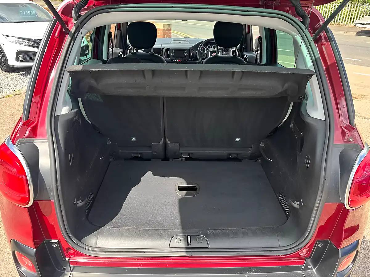 Used 2014 Fiat 500L Trekking Red - Interior and Exterior details 15