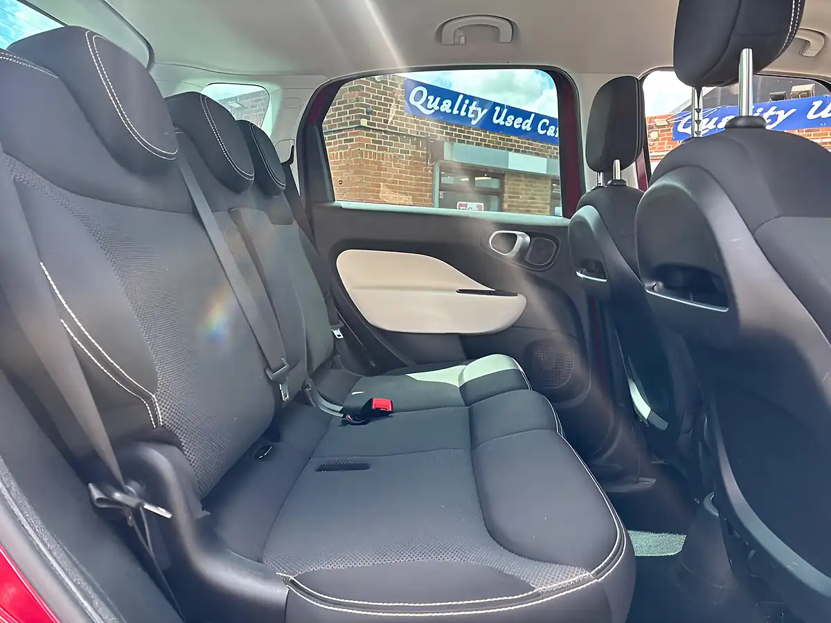 Used 2014 Fiat 500L Trekking Red - Interior and Exterior details 16