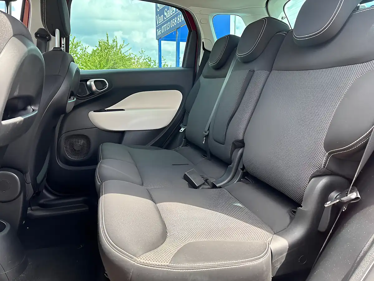 Used 2014 Fiat 500L Trekking Red - Interior and Exterior details 20