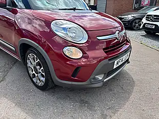 Used 2014 Fiat 500L Trekking Red - Interior and Exterior details 4