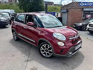 Used 2014 Fiat 500L Trekking Red - Interior and Exterior details 5
