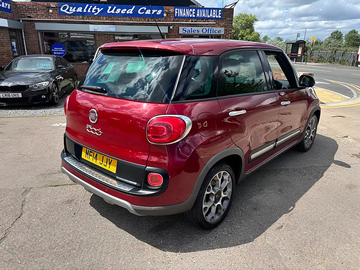 Used 2014 Fiat 500L Trekking Red - Interior and Exterior details 9