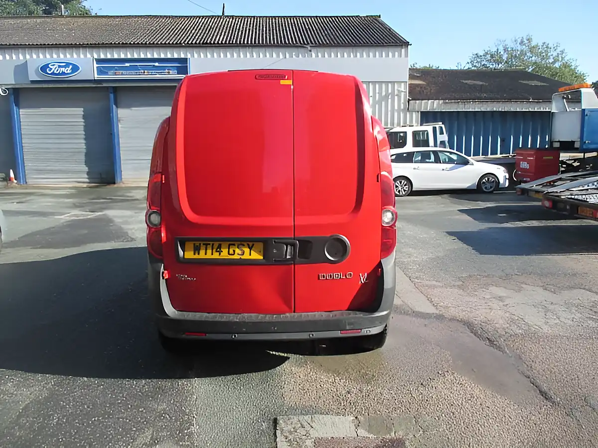 Used 2014 Fiat Doblo Xl High Roof Red - Interior and Exterior details 5