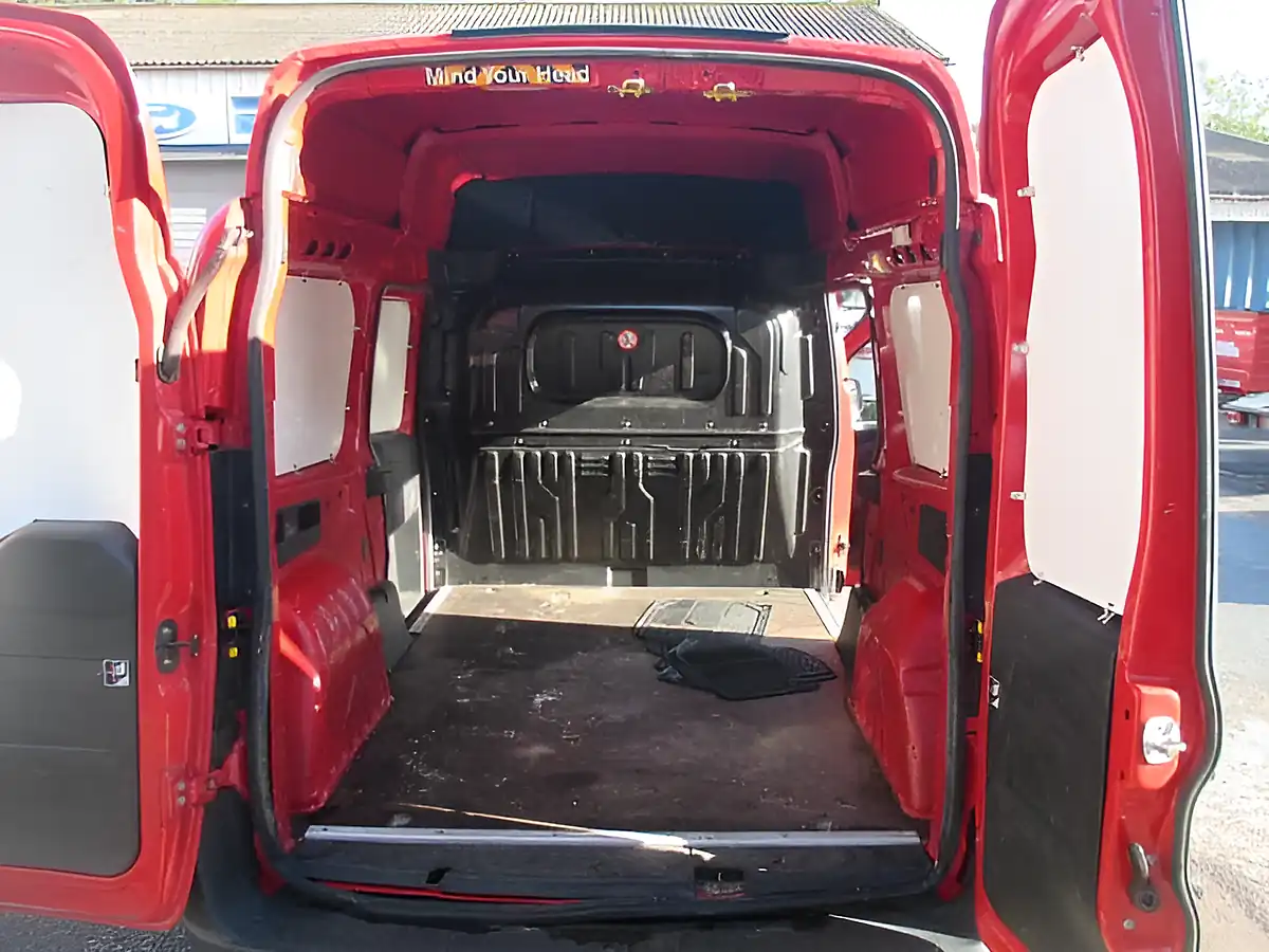 Used 2014 Fiat Doblo Xl High Roof Red - Interior and Exterior details 7