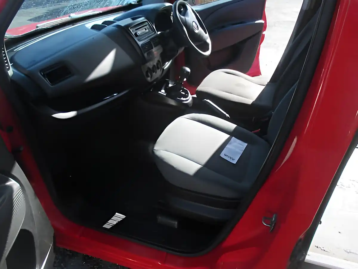 Used 2014 Fiat Doblo Xl High Roof Red - Interior and Exterior details 9