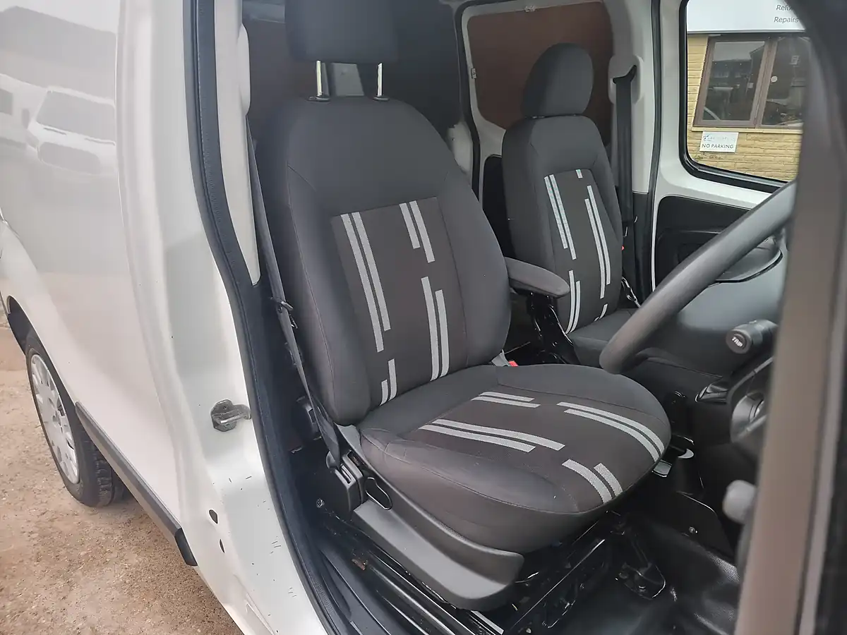Used 2014 Fiat Fiorino Sx White - Interior and Exterior details 9