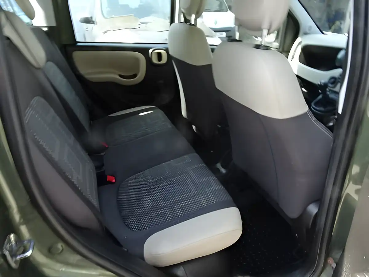 Used 2014 Fiat Panda 4X4 Green - Interior and Exterior details 10