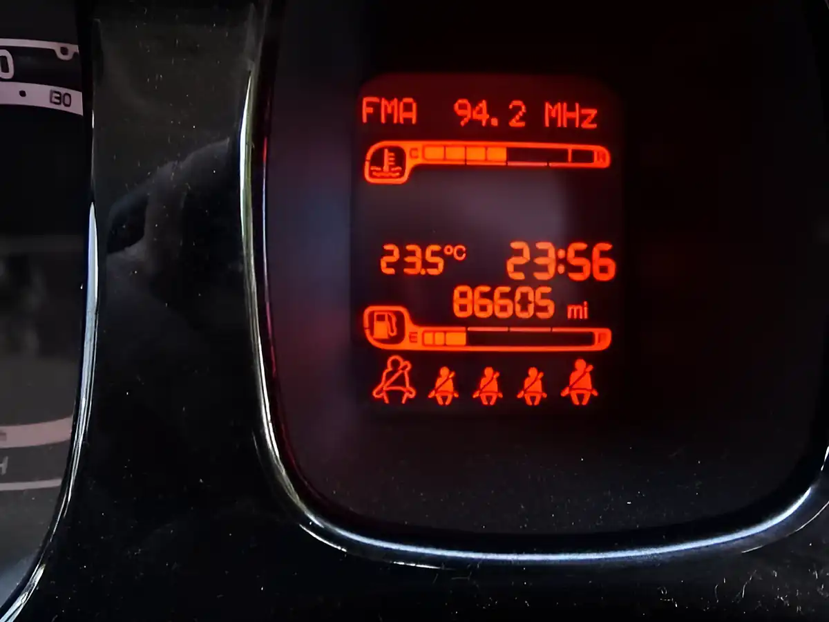 Used 2014 Fiat Panda 4X4 Green - Interior and Exterior details 12