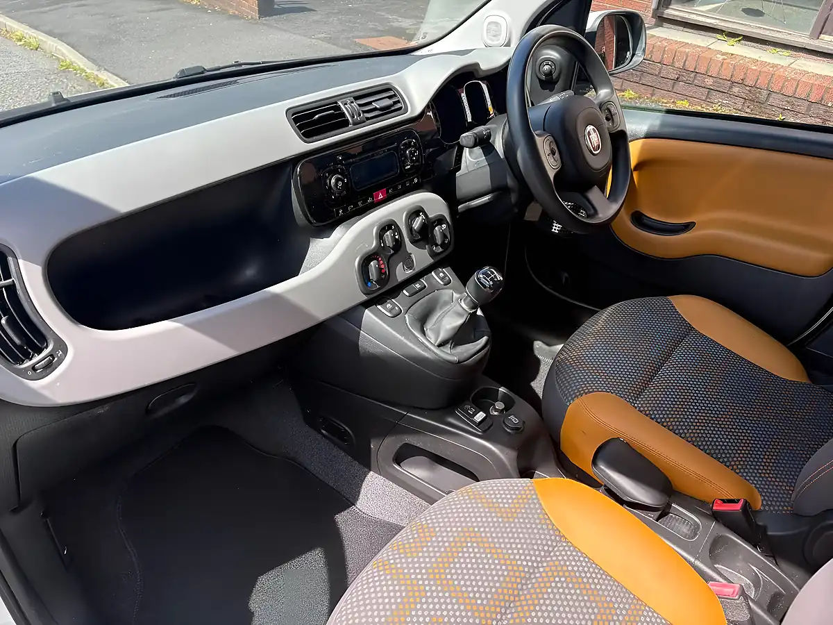Used 2014 Fiat Panda 4X4 White - Interior and Exterior details 13