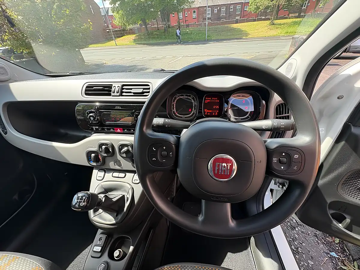 Used 2014 Fiat Panda 4X4 White - Interior and Exterior details 16