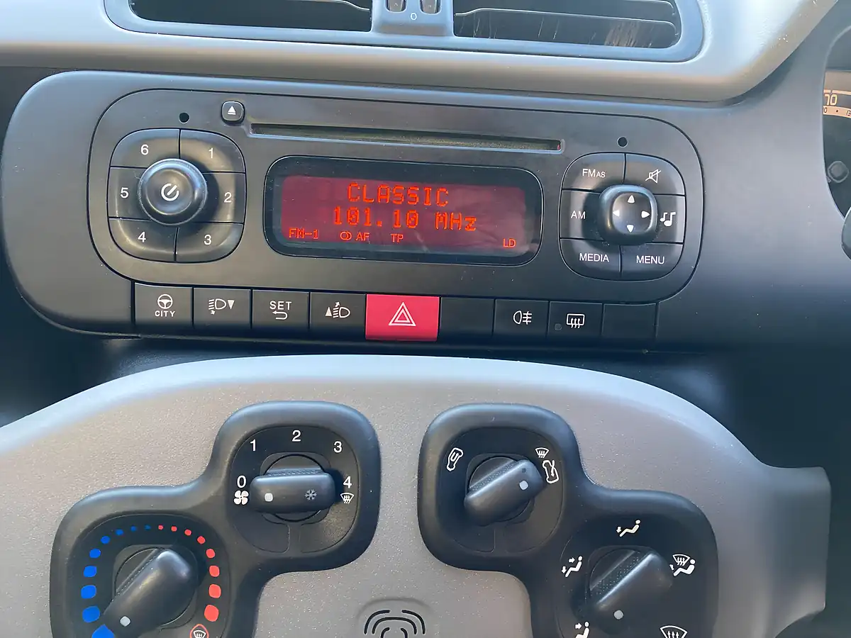 Used 2014 Fiat Panda Easy Black - Interior and Exterior details 15