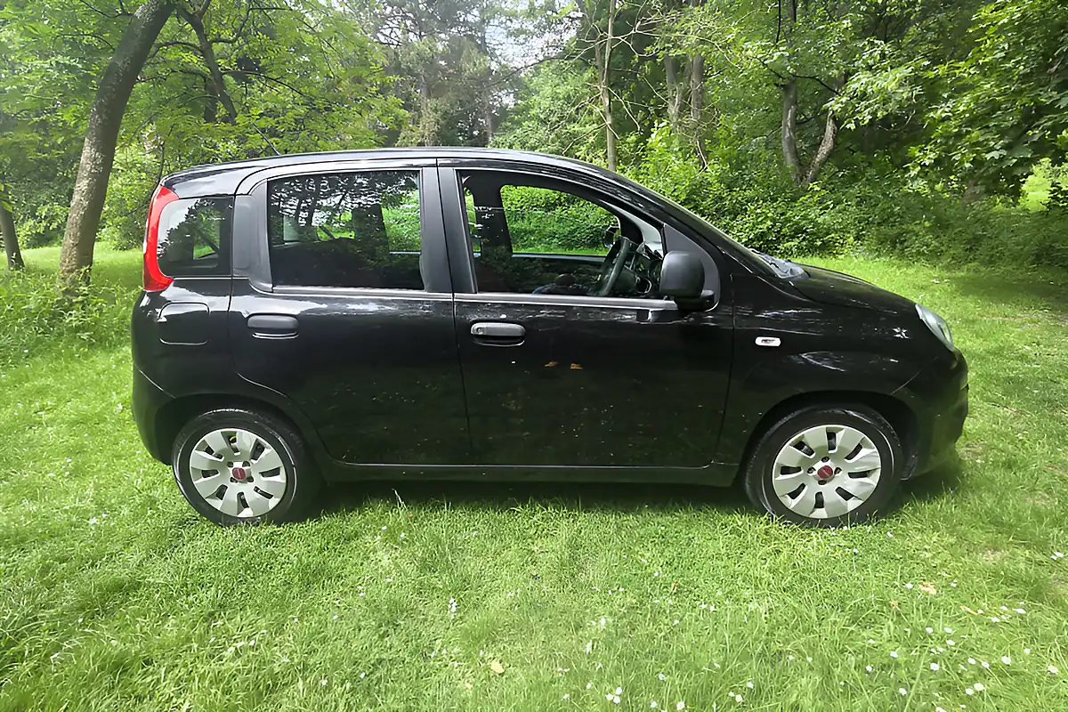 Used 2014 Fiat Panda Pop Black - Interior and Exterior details 4