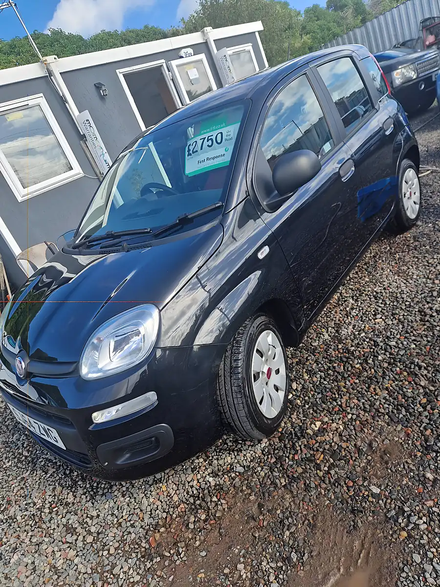 Used 2014 Fiat Panda Pop Black - Interior and Exterior details 3