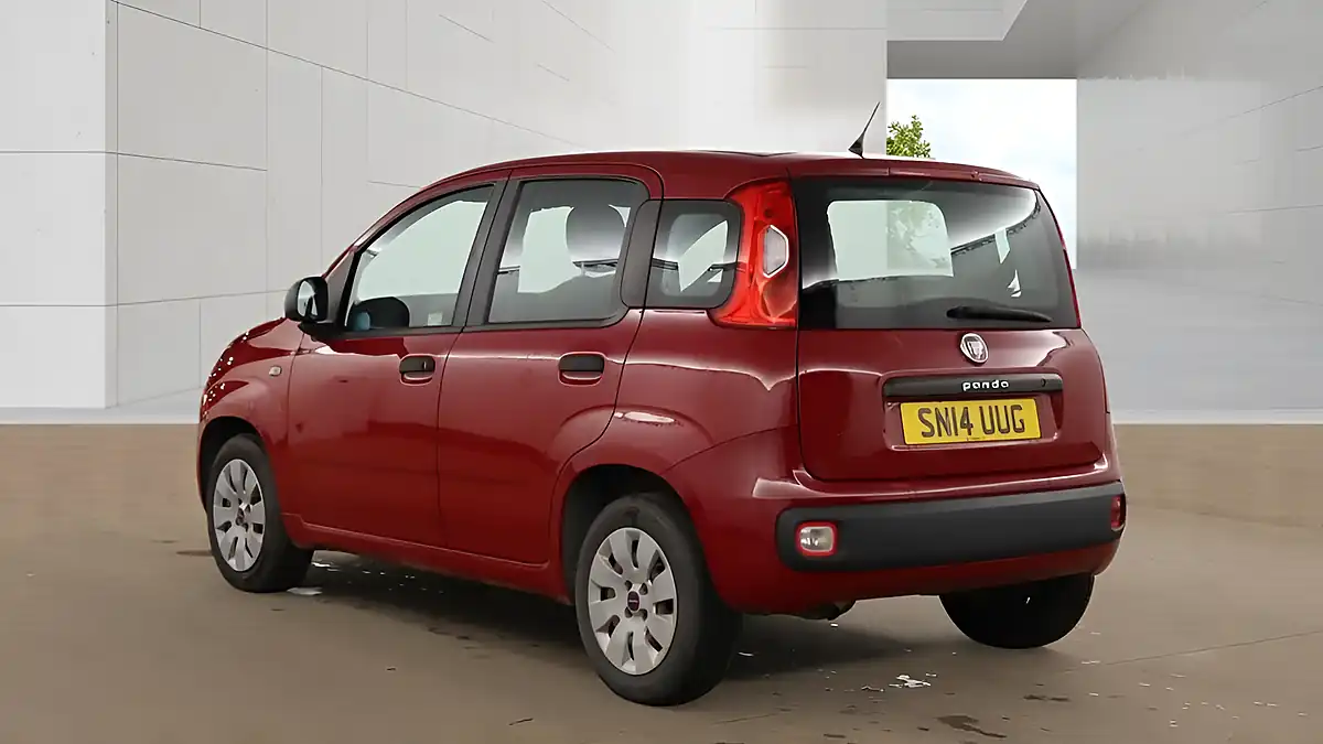 Used 2014 Fiat Panda Pop Red - Interior and Exterior details 5