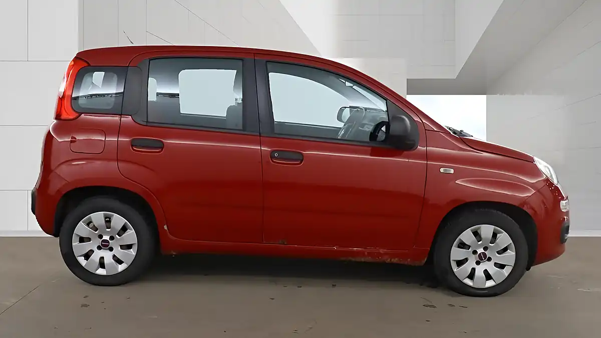 Used 2014 Fiat Panda Pop Red - Interior and Exterior details 7