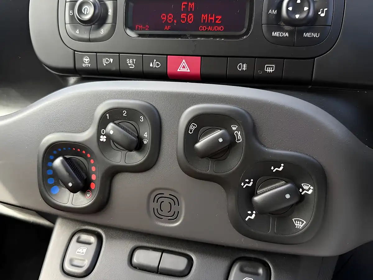 Used 2014 Fiat Panda Pop White - Interior and Exterior details 13