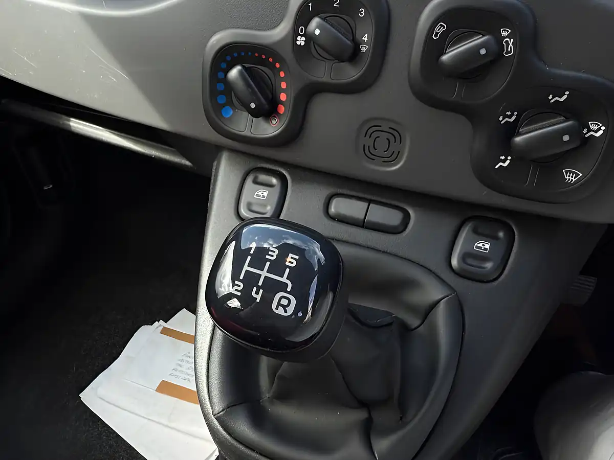 Used 2014 Fiat Panda Pop White - Interior and Exterior details 14