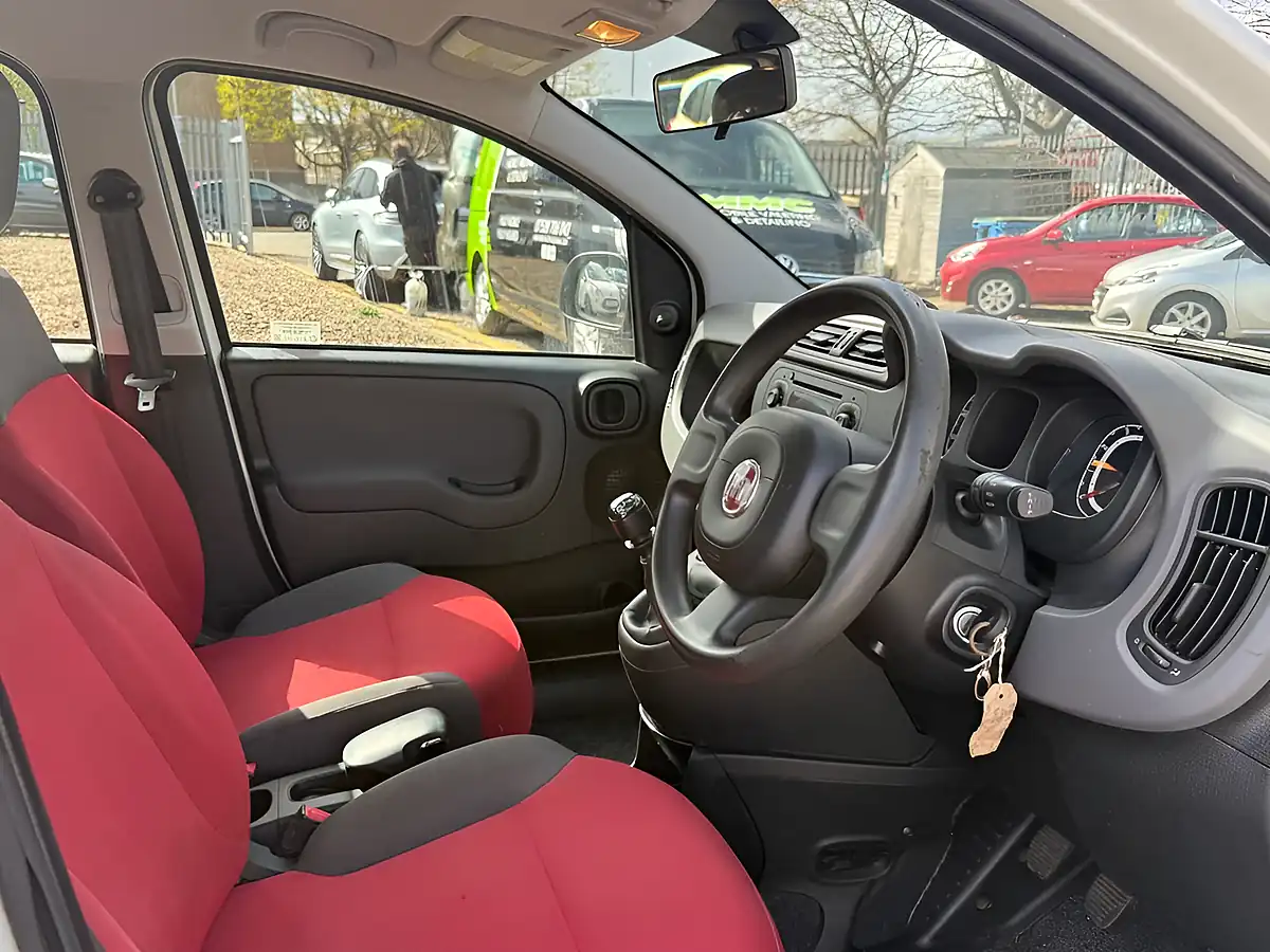 Used 2014 Fiat Panda Pop White - Interior and Exterior details 5