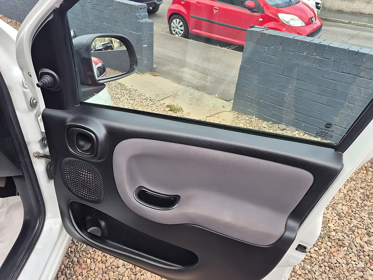 Used 2014 Fiat Panda Pop White - Interior and Exterior details 14