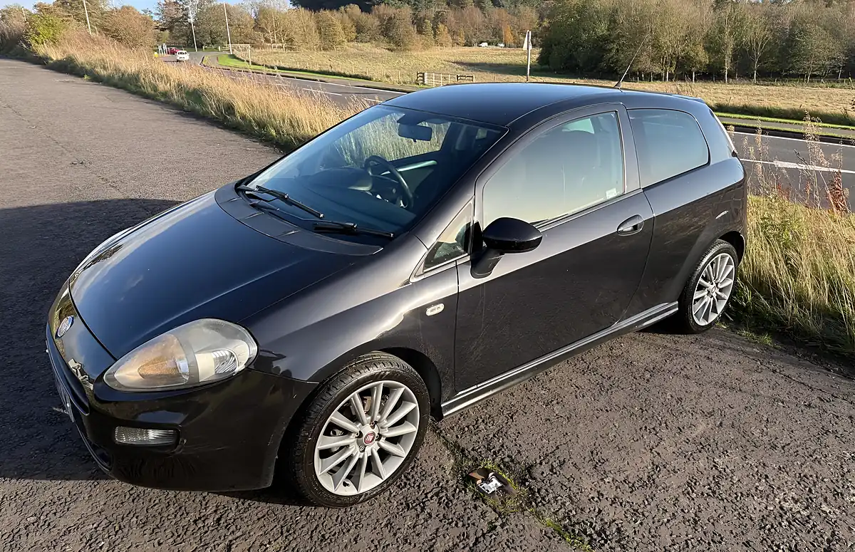 Used 2014 Fiat Punto Black 2 Black - Interior and Exterior details 17