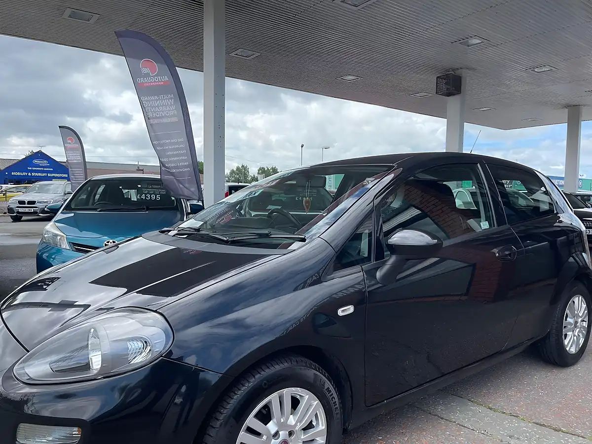 Used 2014 Fiat Punto Lounge Black - Interior and Exterior details 10