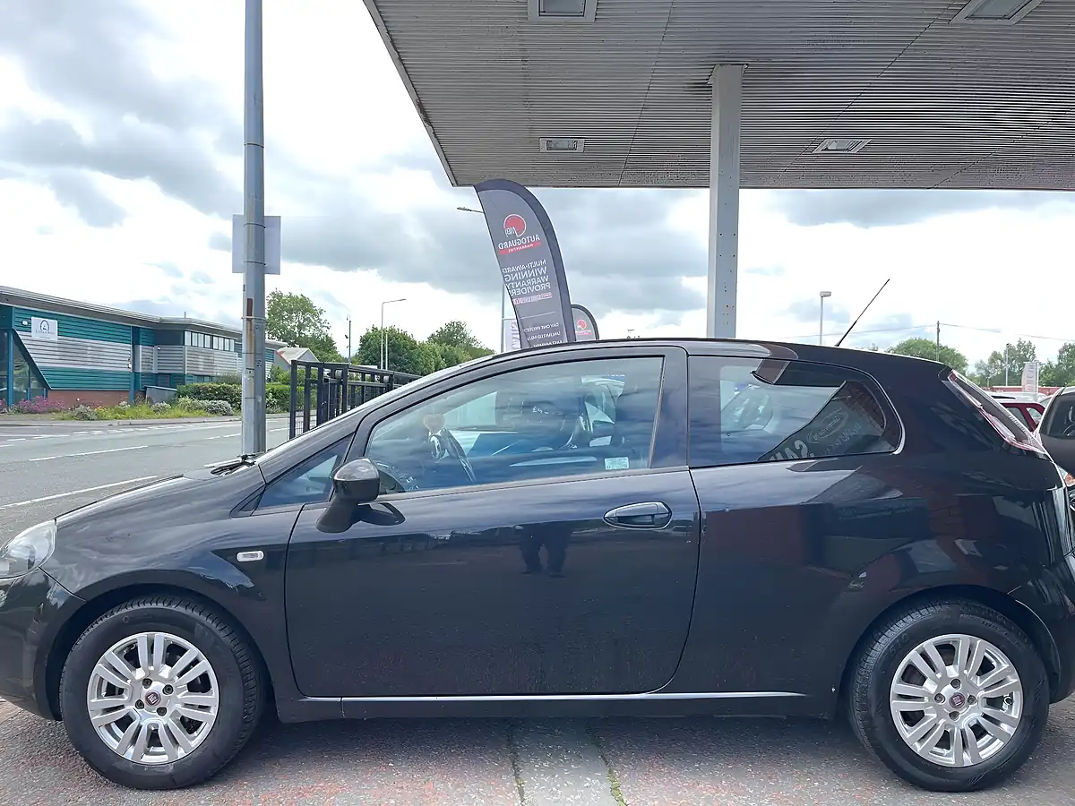 Used 2014 Fiat Punto Lounge Black - Interior and Exterior details 6