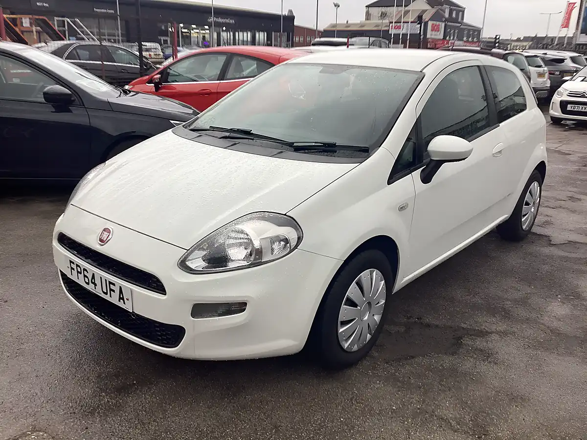 Used 2014 Fiat Punto Pop White - Interior and Exterior details 3