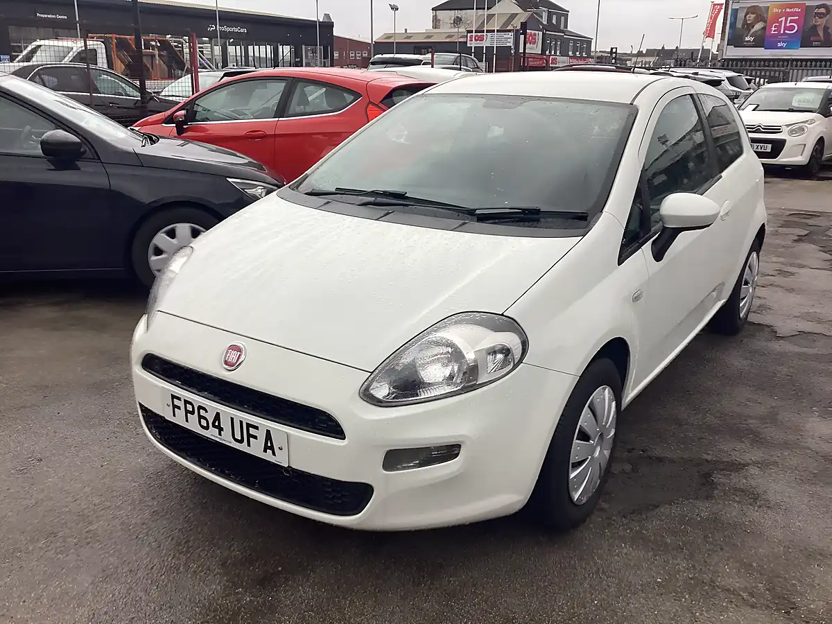 Used 2014 Fiat Punto Pop White - Interior and Exterior details 5