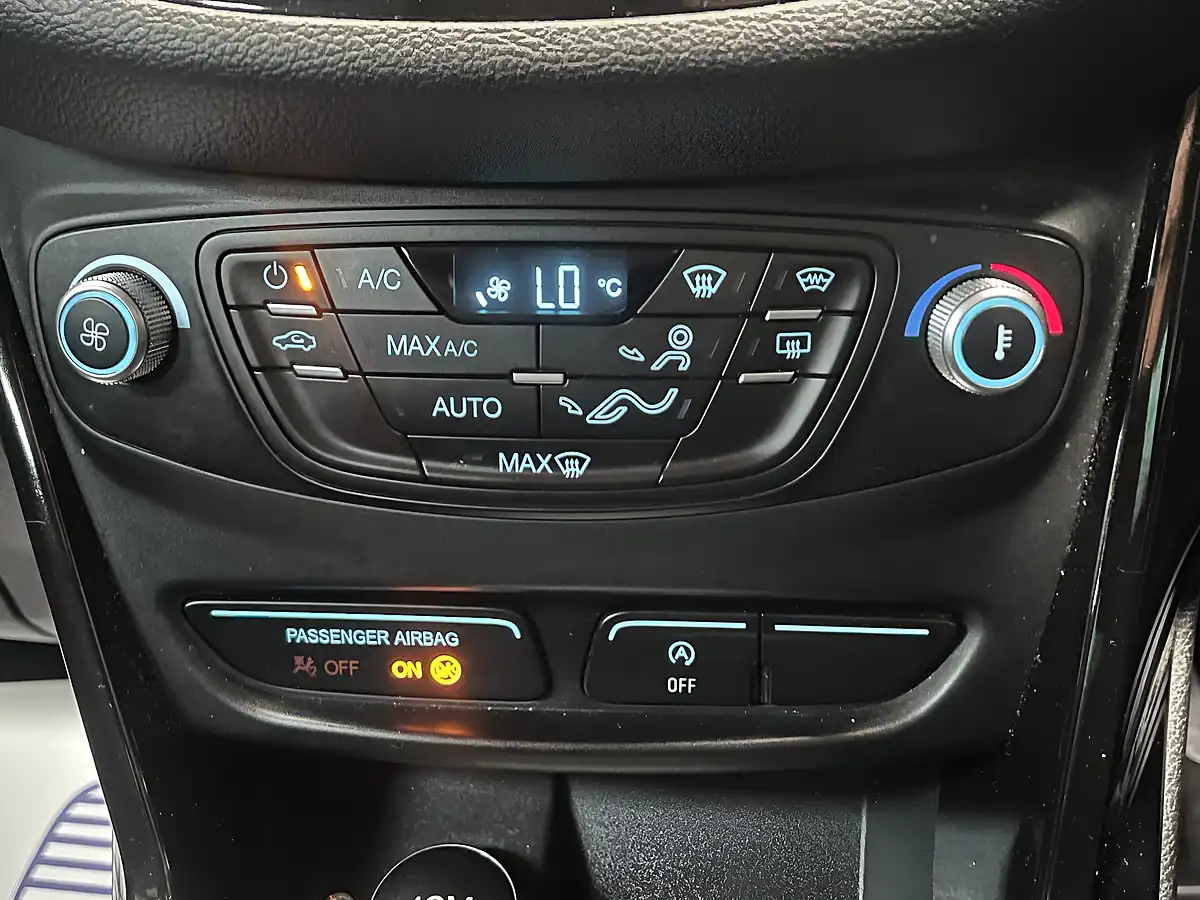 Used 2014 Ford B-Max Titanium Blue - Interior and Exterior details 19