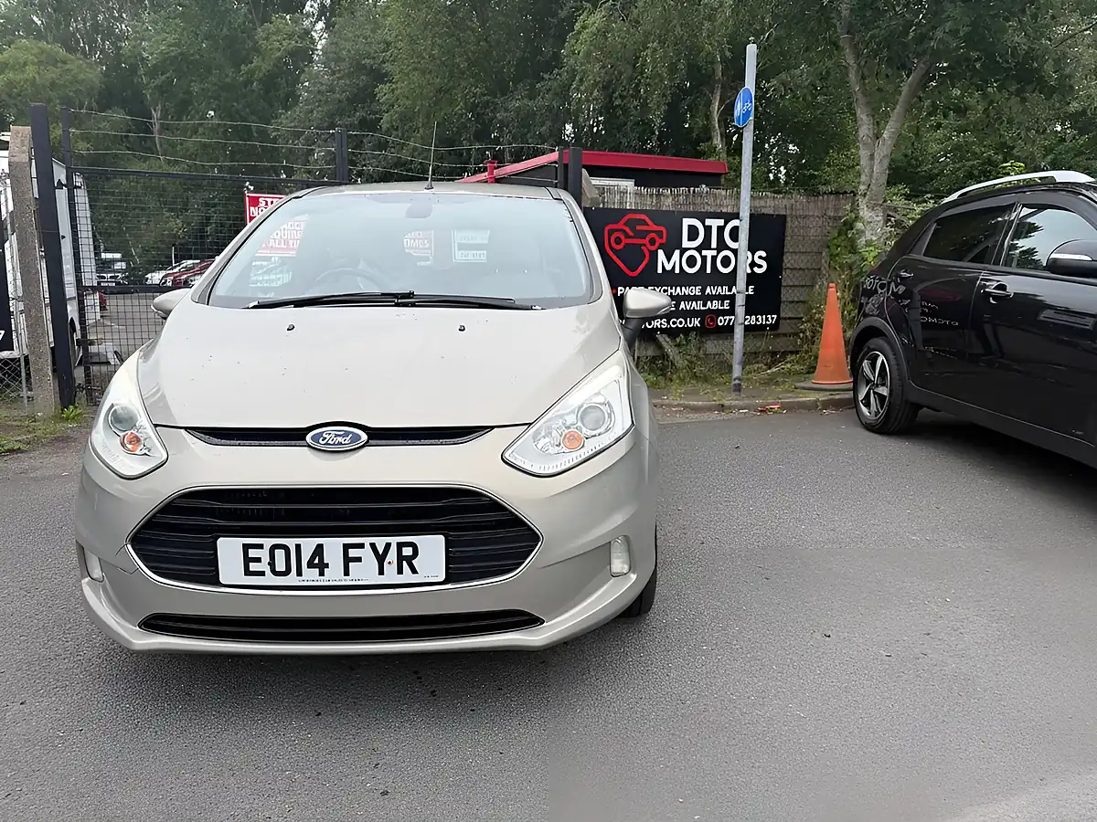 Used 2014 Ford B-Max Titanium Silver - Front View