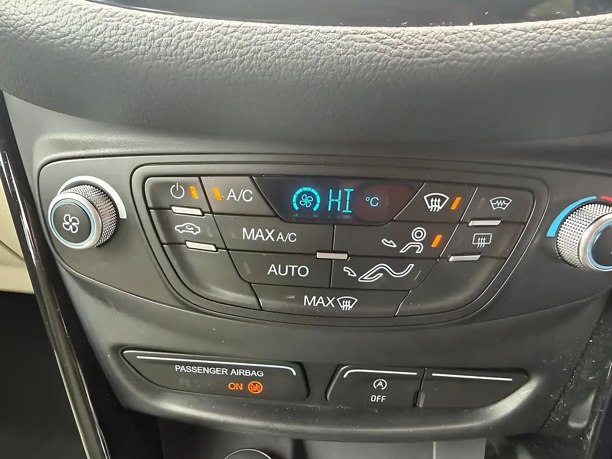 Used 2014 Ford B-Max Titanium Silver - Interior and Exterior details 19