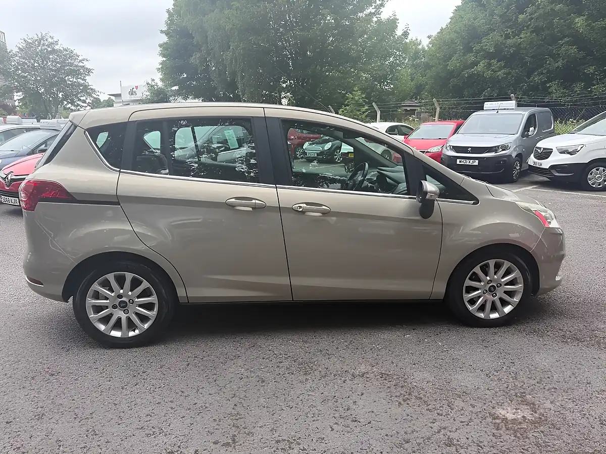 Used 2014 Ford B-Max Titanium Silver - Interior and Exterior details 8