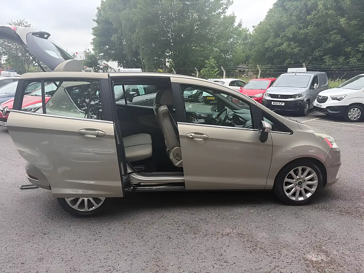 Used 2014 Ford B-Max Titanium Silver - Interior and Exterior details 9