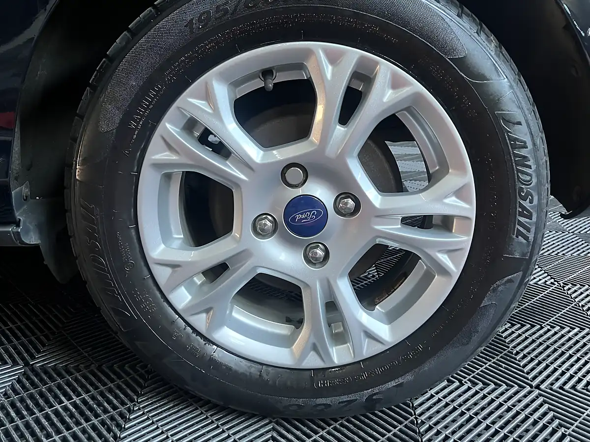 Used 2014 Ford B-Max Zetec Black - Interior and Exterior details 10